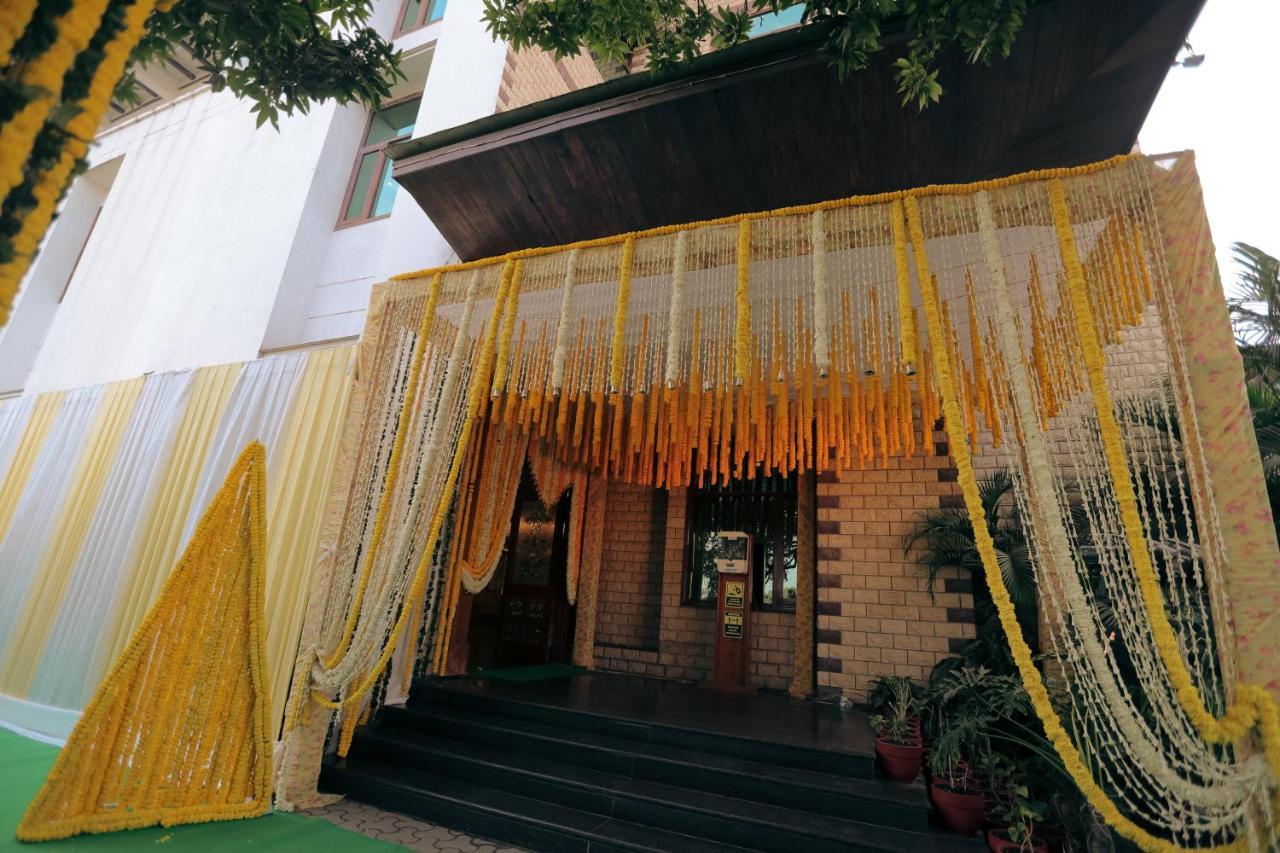 Hotel Saffron Leaf Дехрадун Экстерьер фото