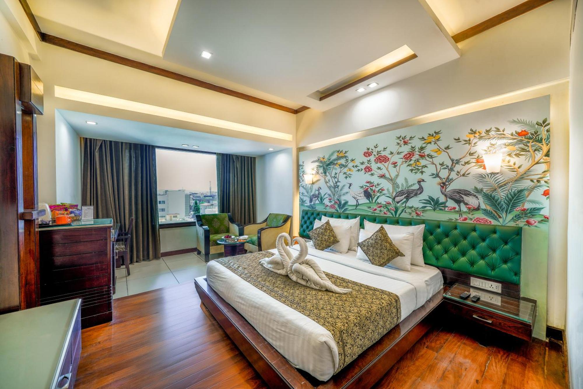 Hotel Saffron Leaf Дехрадун Экстерьер фото