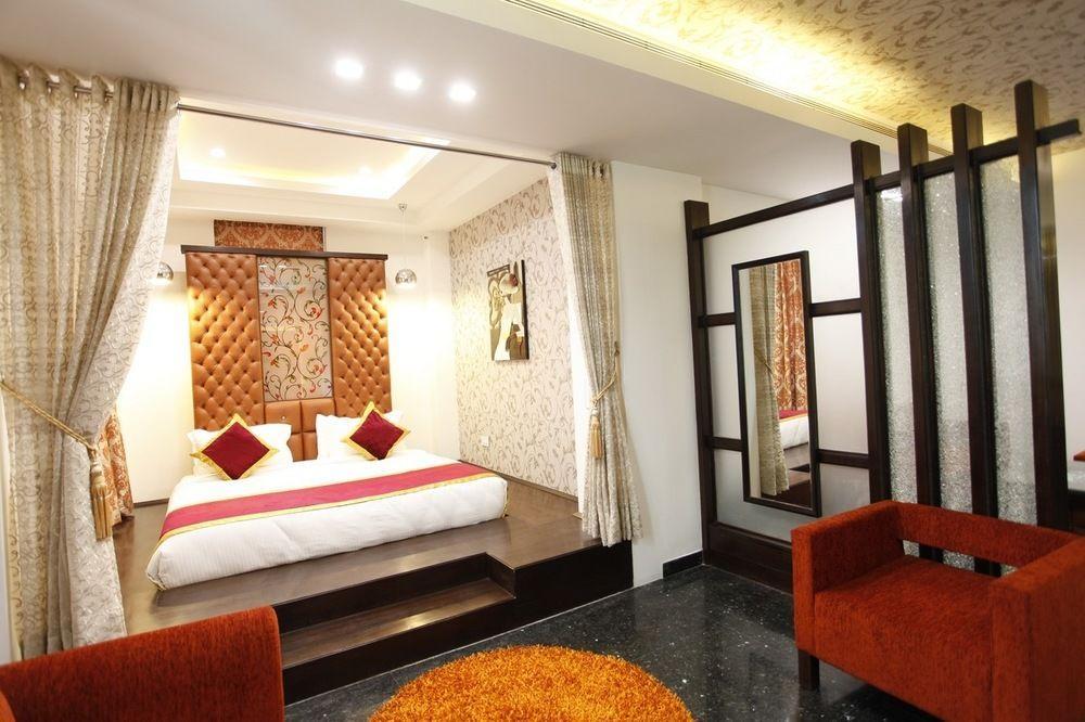 Hotel Saffron Leaf Дехрадун Экстерьер фото